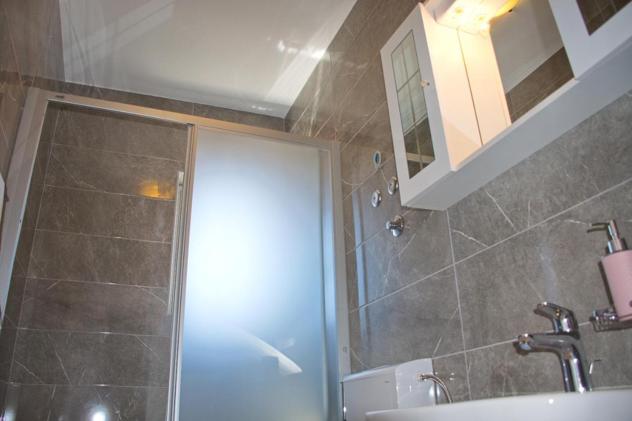 Apartmani Vidusin Novalja Ngoại thất bức ảnh