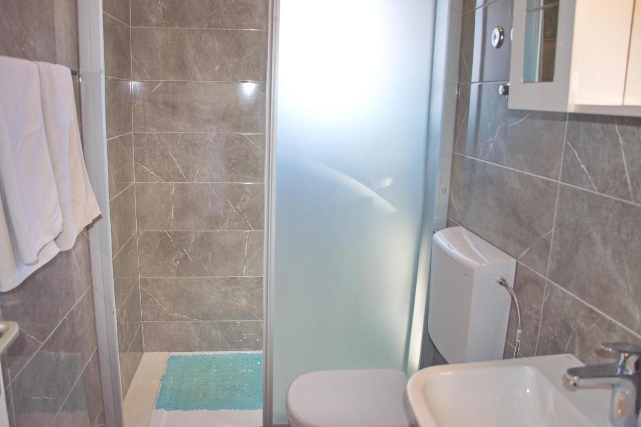 Apartmani Vidusin Novalja Ngoại thất bức ảnh