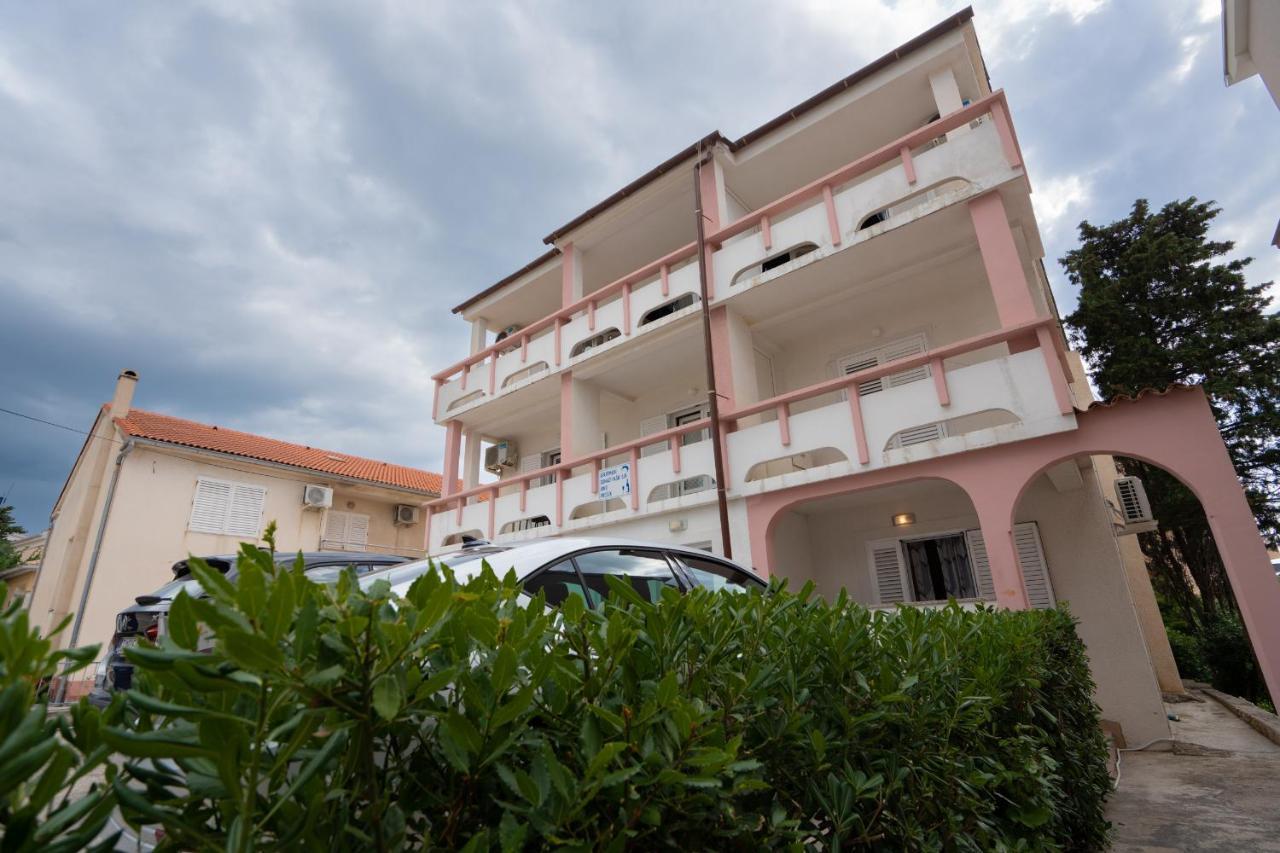 Apartmani Vidusin Novalja Ngoại thất bức ảnh