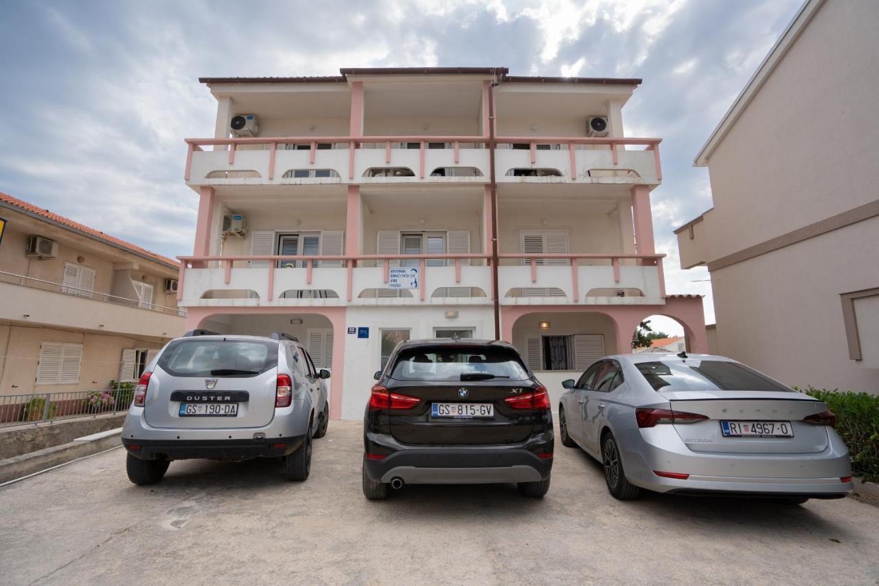 Apartmani Vidusin Novalja Ngoại thất bức ảnh