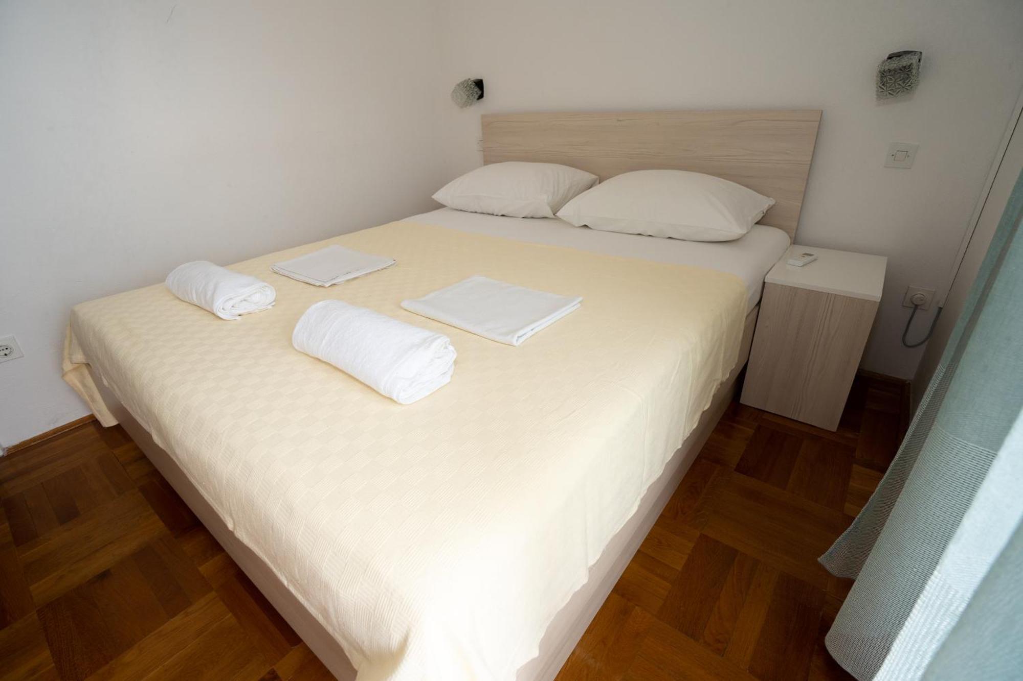 Apartmani Vidusin Novalja Ngoại thất bức ảnh