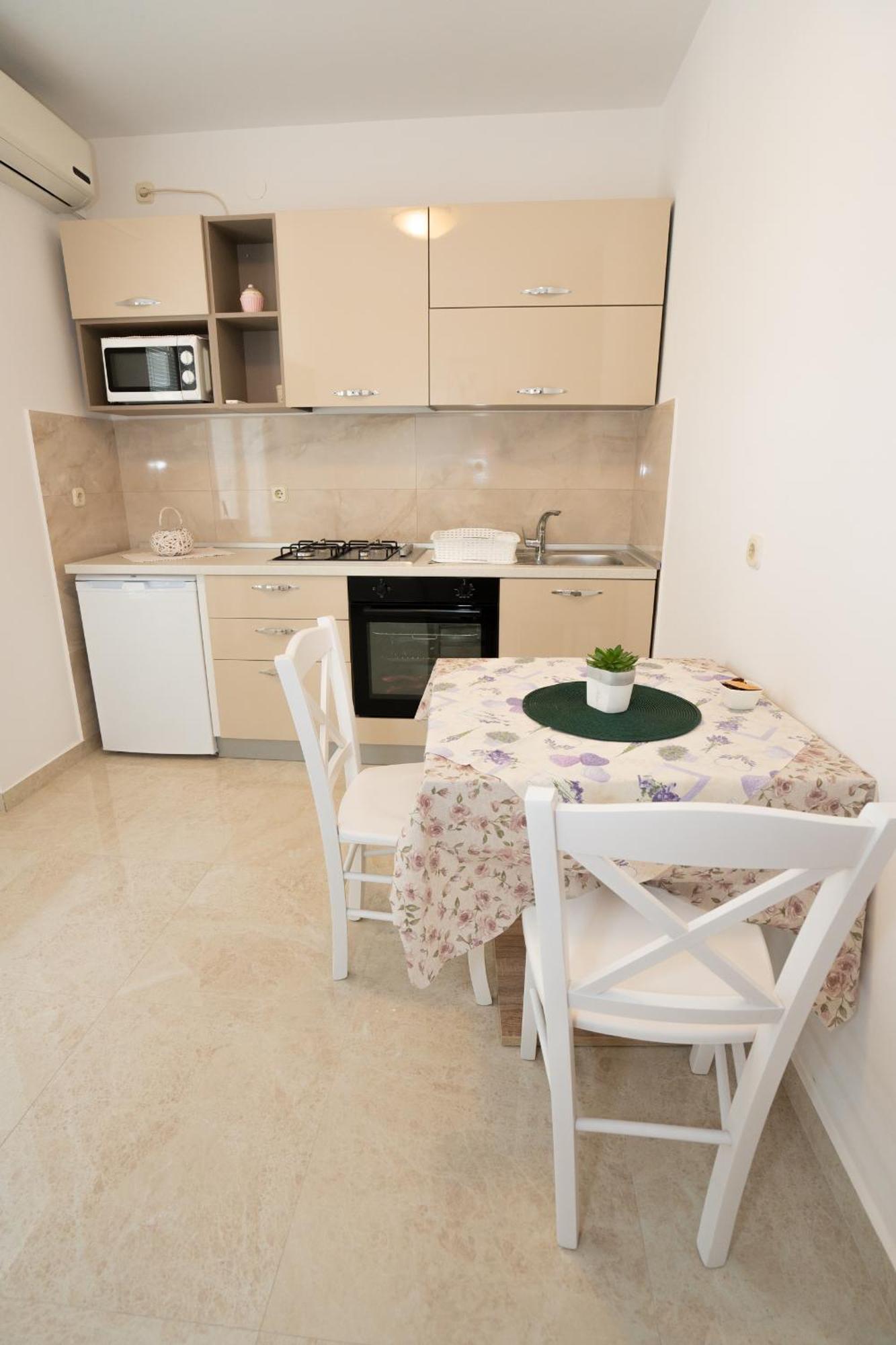 Apartmani Vidusin Novalja Ngoại thất bức ảnh