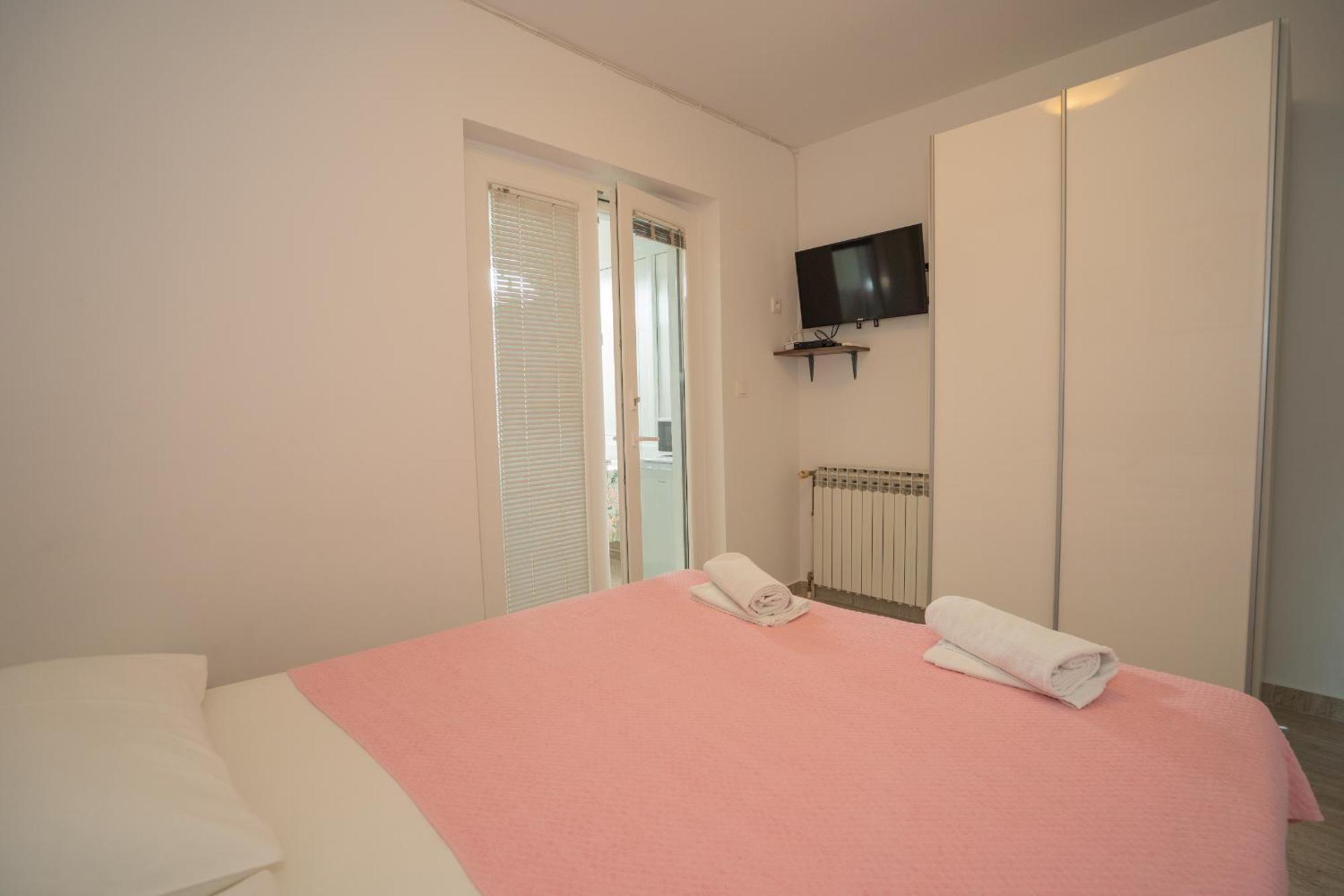 Apartmani Vidusin Novalja Ngoại thất bức ảnh