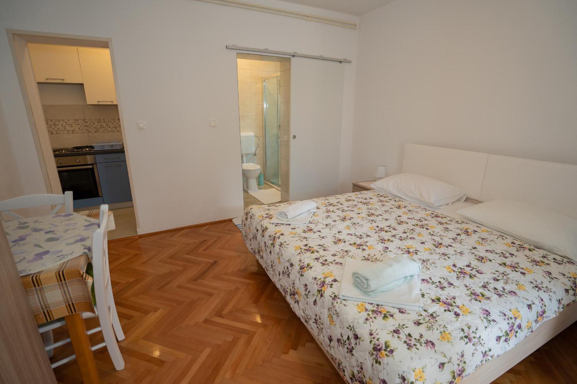 Apartmani Vidusin Novalja Ngoại thất bức ảnh
