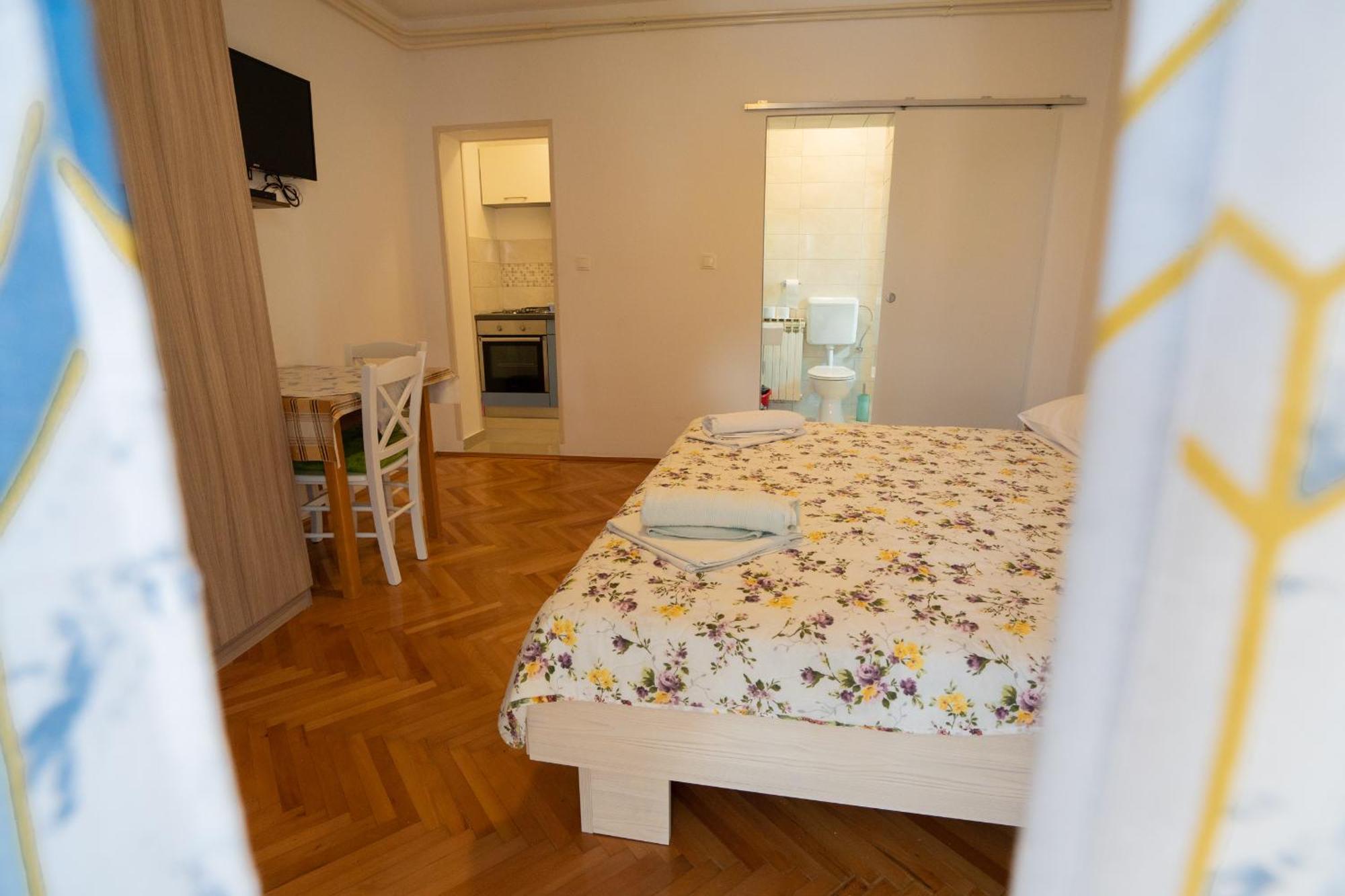 Apartmani Vidusin Novalja Ngoại thất bức ảnh