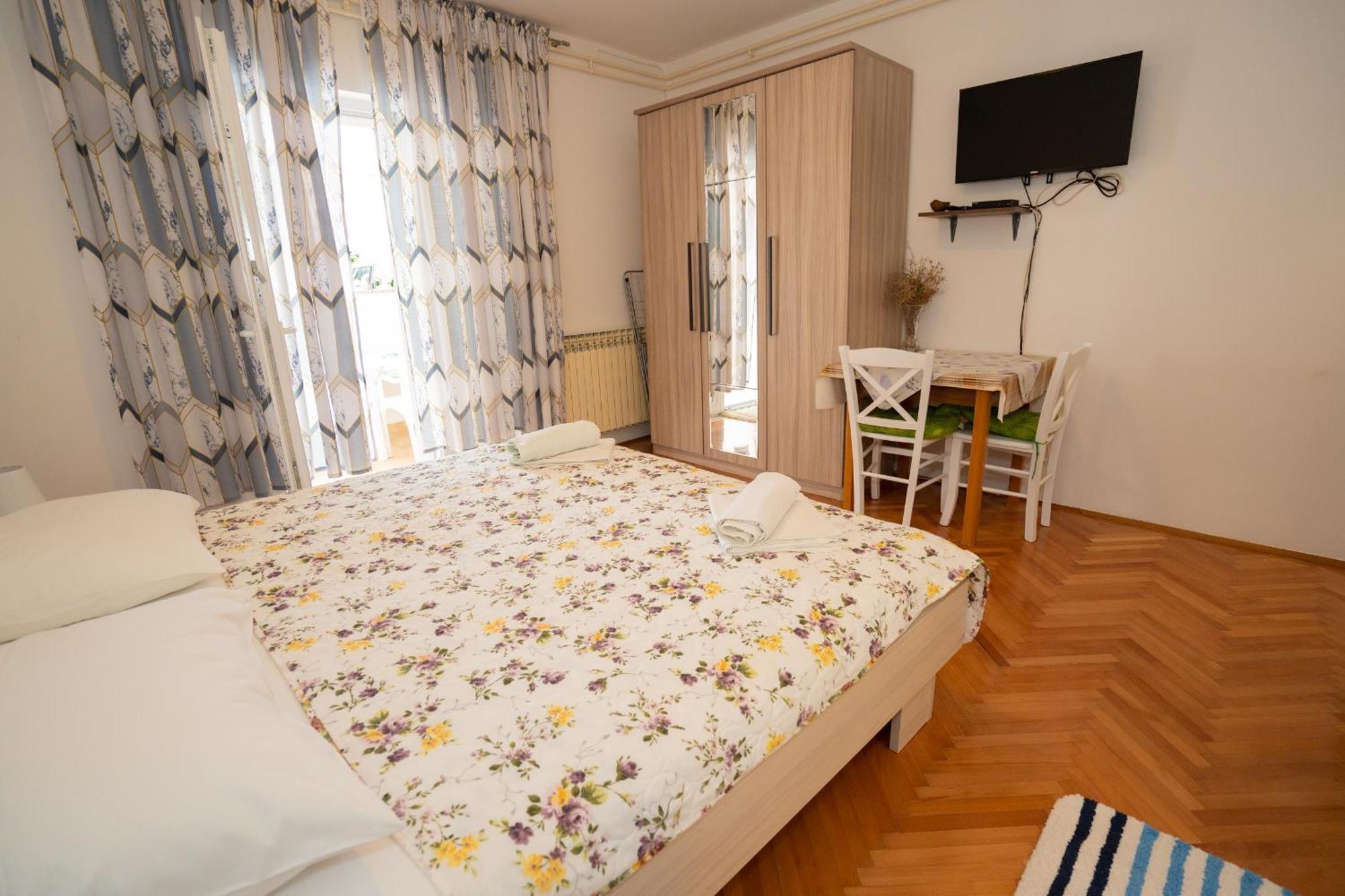Apartmani Vidusin Novalja Ngoại thất bức ảnh